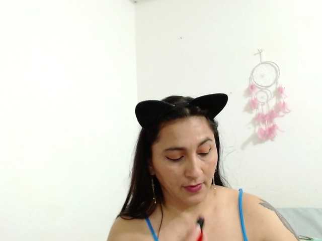 Fotografie HotxKarina Hello¡¡¡ latina#play naked for 100 tips#boob for 30# make happy day @total Wanna get me naked? Take me to Private chat and im all yours @sofar @remain Wanna get me naked? Take me to Private chat and im all yours @latina @squirt